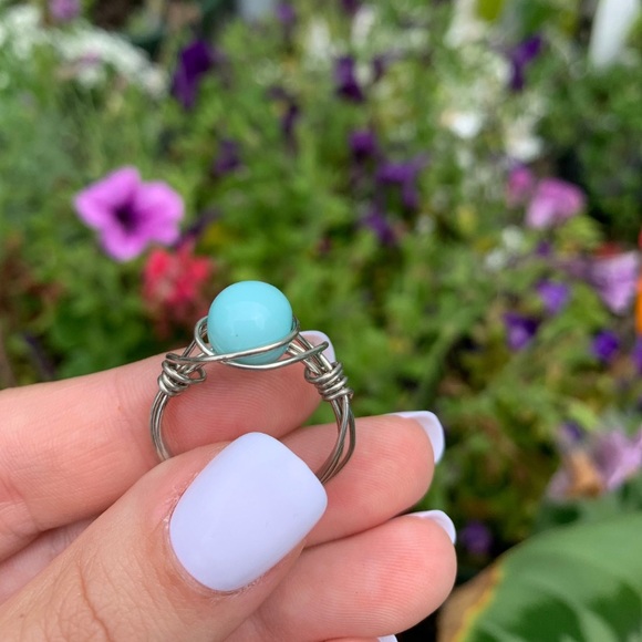 NWOT Aqua bead silver wire ring. - Picture 5 of 5